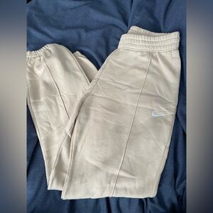 Women’s Oversize Nike Joggers